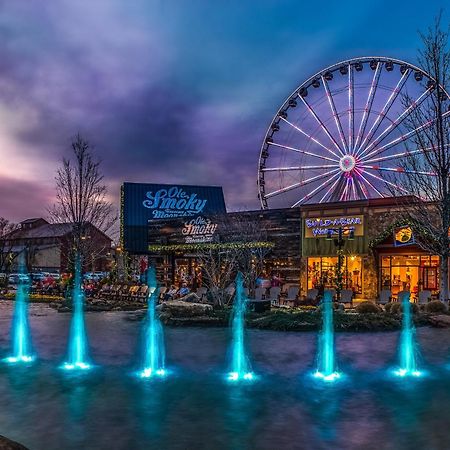 Hillbilly Highrise Villa Pigeon Forge Bagian luar foto