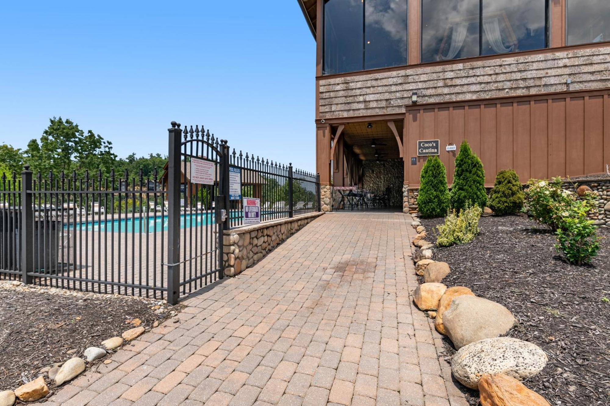 Hillbilly Highrise Villa Pigeon Forge Bagian luar foto